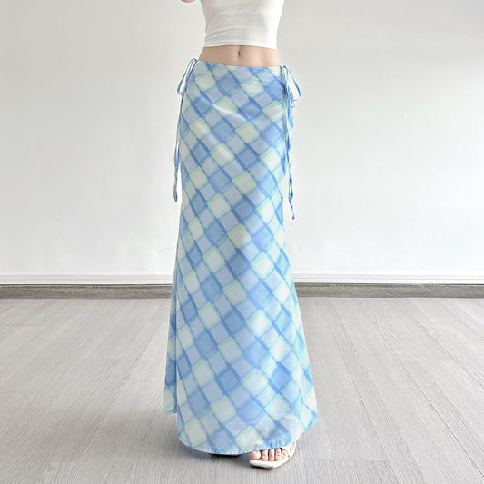 Blue checkered spliced low waist strap waist hugging long skirt
